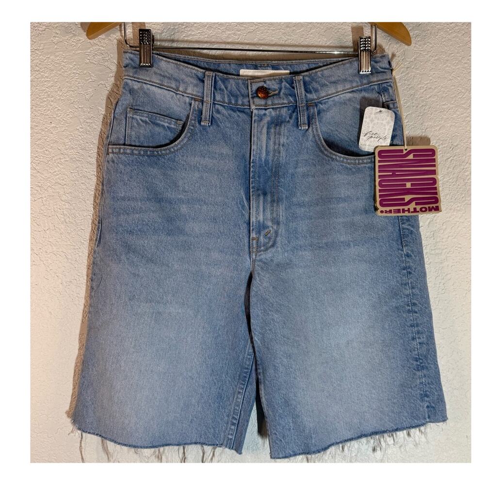 NWT MOTHER Snacks Shoelace Fun Dip Short Fray in Whipped Size 26 Denim Casual